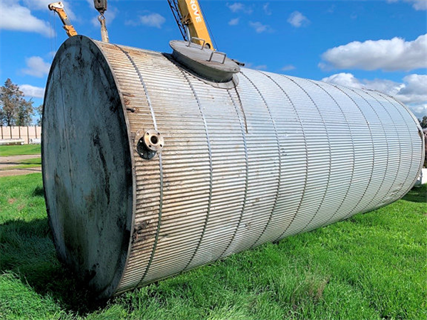 7-1/2' Dia. X 18' L Ss 6,000 Gallon Agitated Tank)